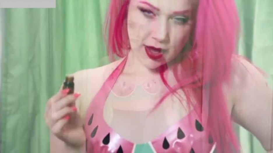 Latex Barbie - Poppers Anal Whore